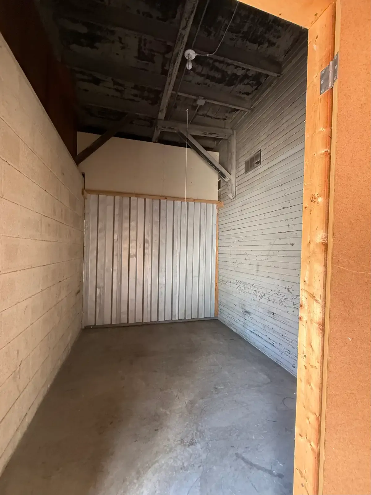 Storage unit interior